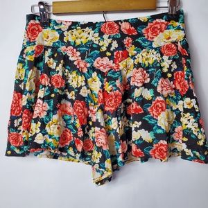 Paper Heart Low Rise Wasit Floral Print Shorts